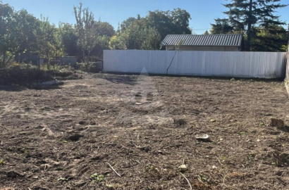 Na predaj záhrada v lukratívnej štvrti Komárna